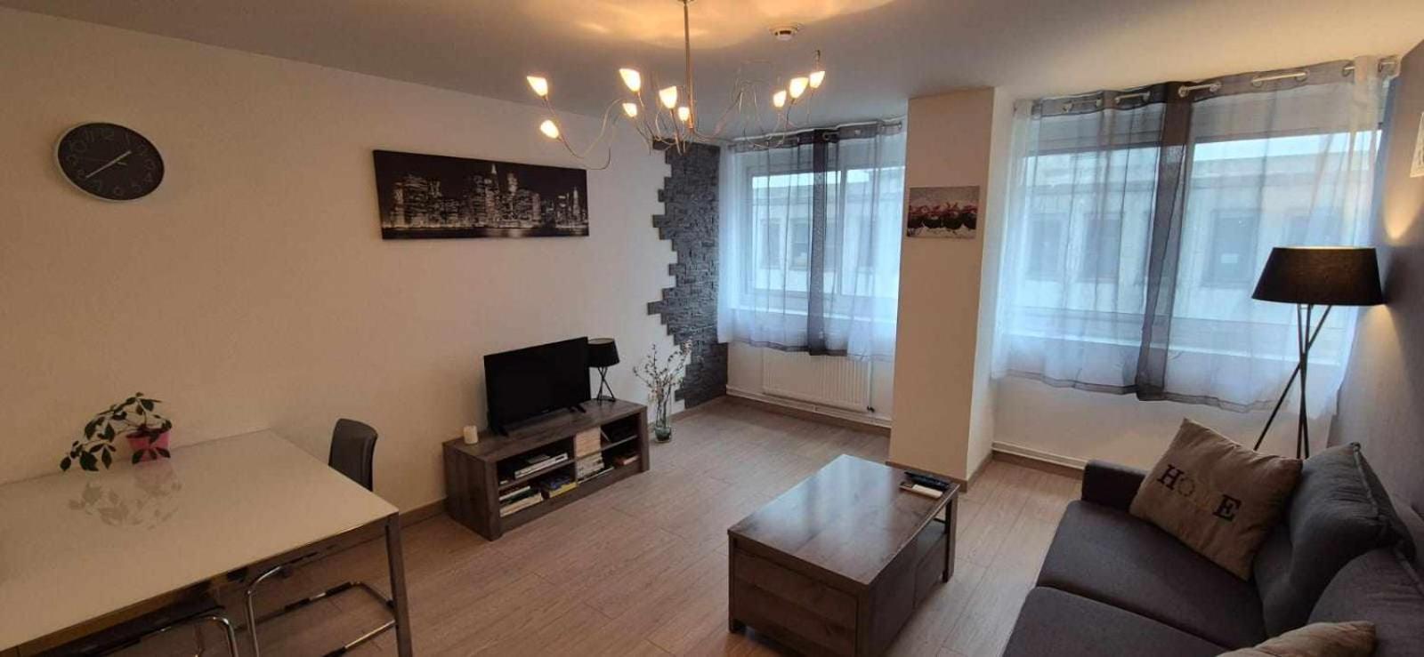 Nouveau !! Appartement Confortable Totalement Renove Avec Parking Gratuit - Hypercentre De Nancy Zewnętrze zdjęcie